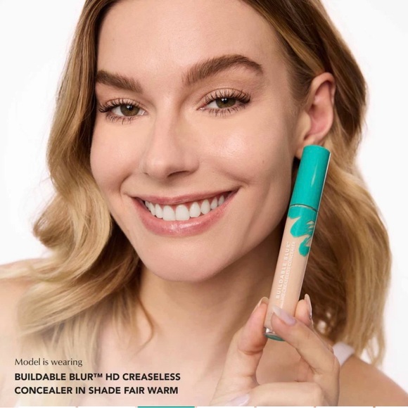 Thrive Causemetics Buildable Blur HD Creaseless Concealer - Fair Warm - Picture 2 of 10